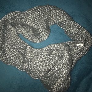Gray scarf !! Beautiful! Only worn a couple time